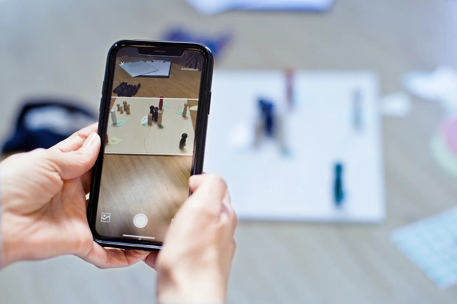 Systemisches Coaching mit Modellarbeit zur Analyse von Rollen und Beziehungen